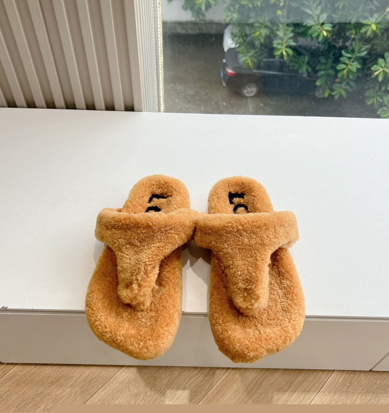 l*ew* slippers